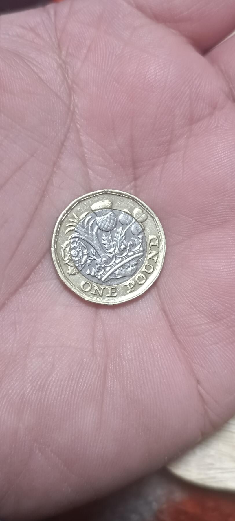 万国钱币阁第二场 1英镑-双色晚年女王版