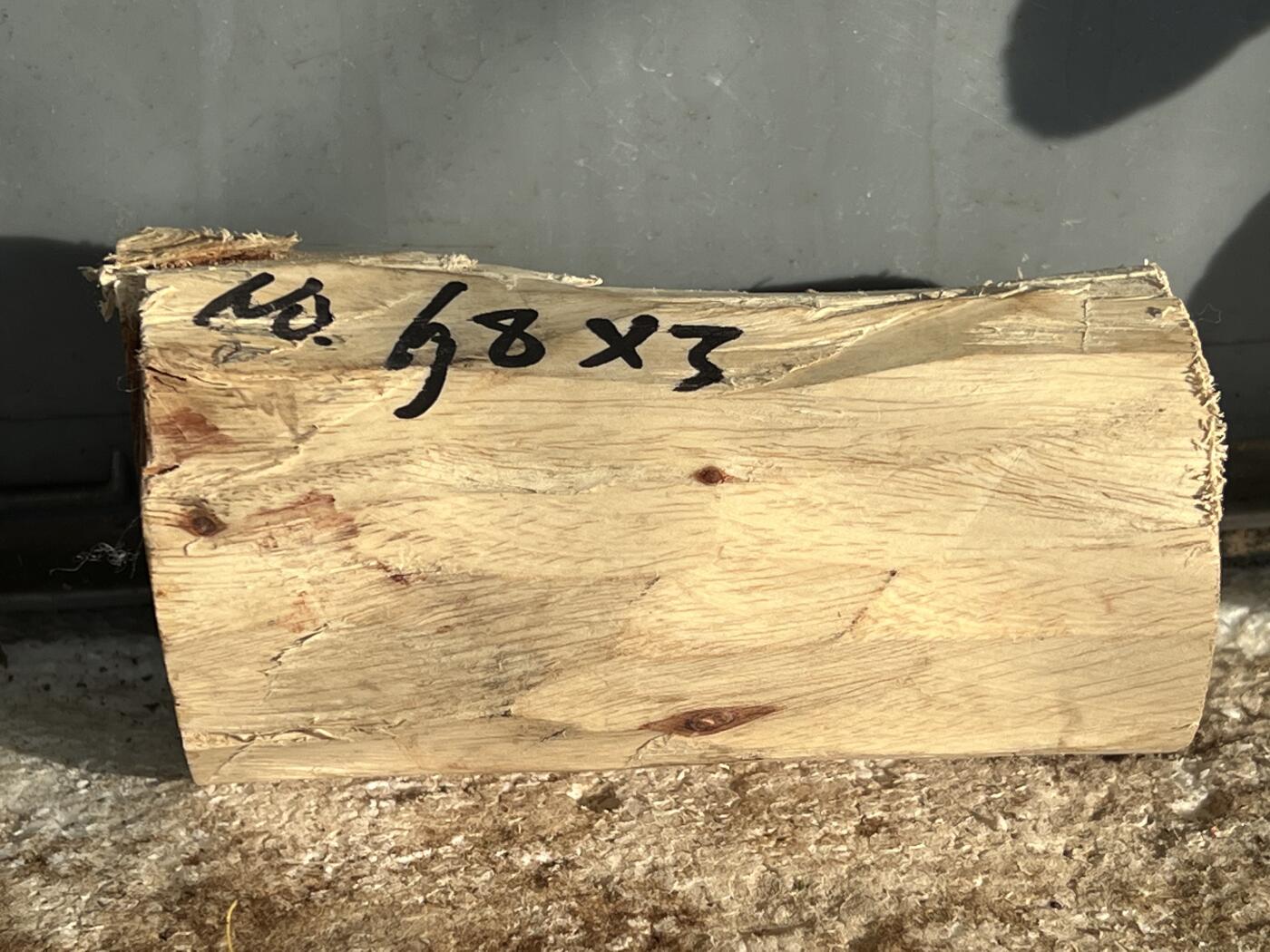 零元拍：  NO.68-3海南黄花梨原料。尺寸约120/50/55MM