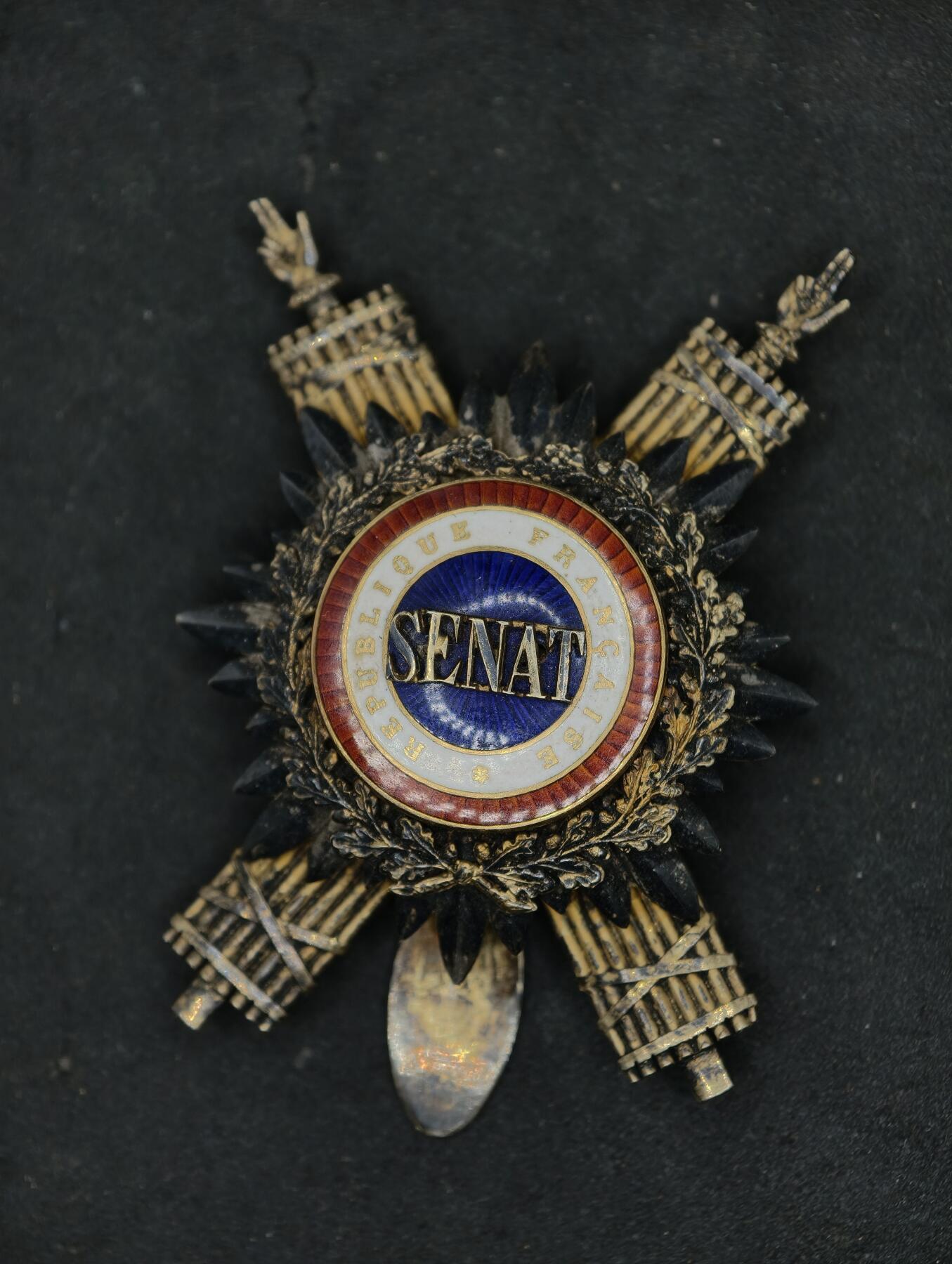 凯旋世界勋赏（第21期冬季大拍）（欢迎送拍）（对拍品有疑问请询问客服，不接受到手刀，出价默认拍品品相。请认真阅读拍卖规则！出价默认已认可！）（收到货请录制开箱视频，无视频概不处理问题。）