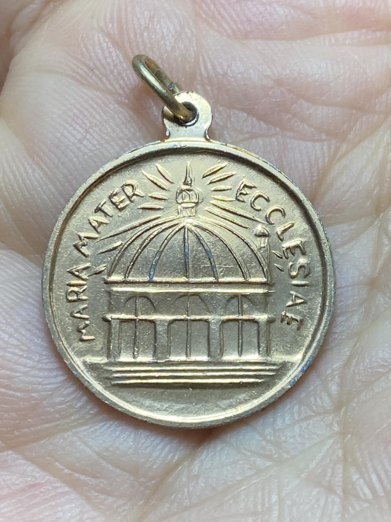 2026年第五场(总第一百七十四场）外国好品散币场(免佣金) 天主教“神秘玫瑰玛利亚”纪念章，直径22mm，重1.4g