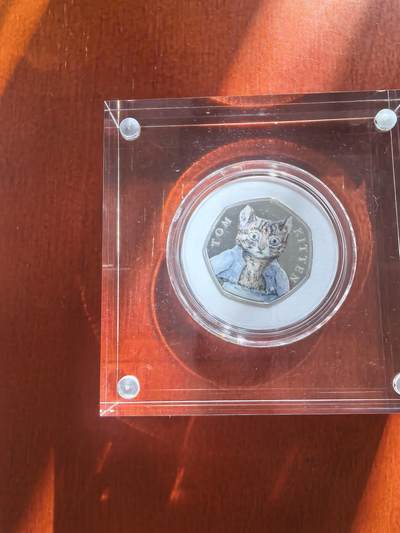 长老汇蛇年精选第九十三场拍卖 - 2017英国彼得兔系列汤姆猫50便士精制彩色银币，原盒证