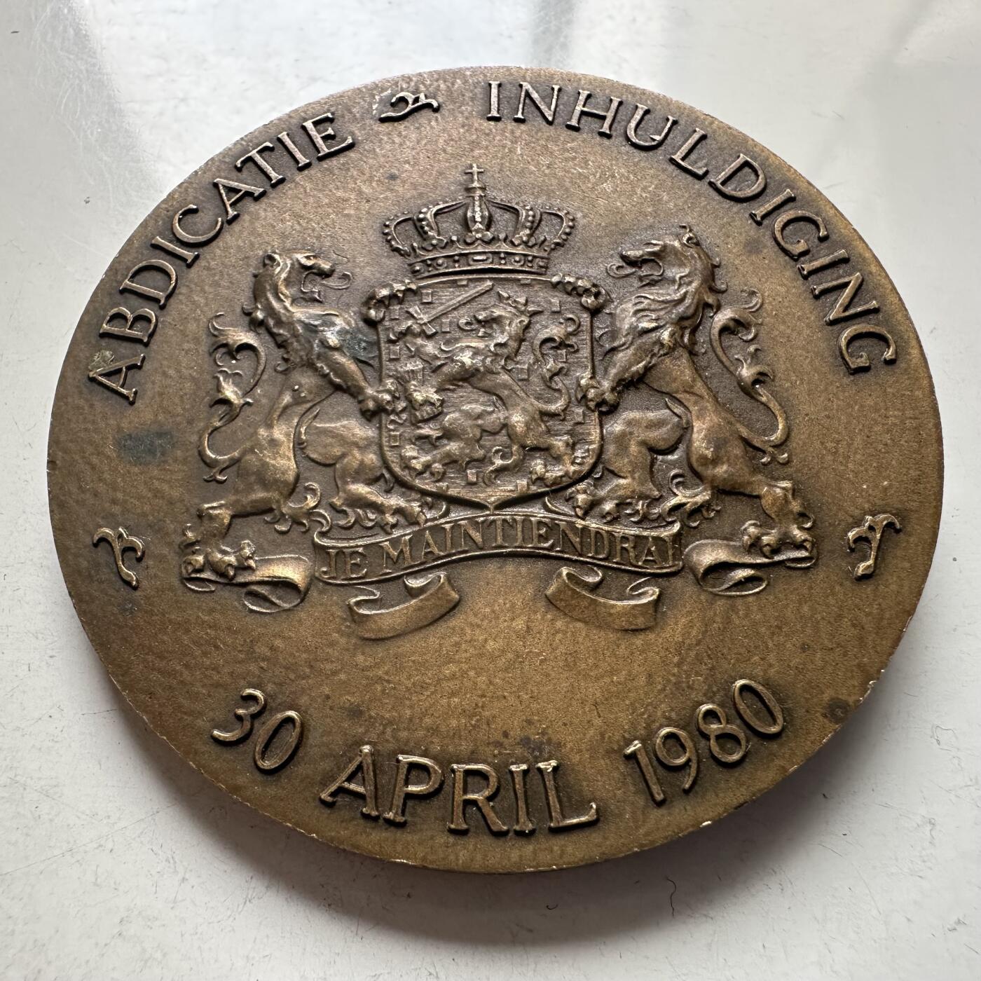 🌹外币初藏🌹🐯2026年第4场  每周二四六晚8️⃣点 接代拍 荷兰1980年女王权力交接纪念大铜章 50毫米62.5克