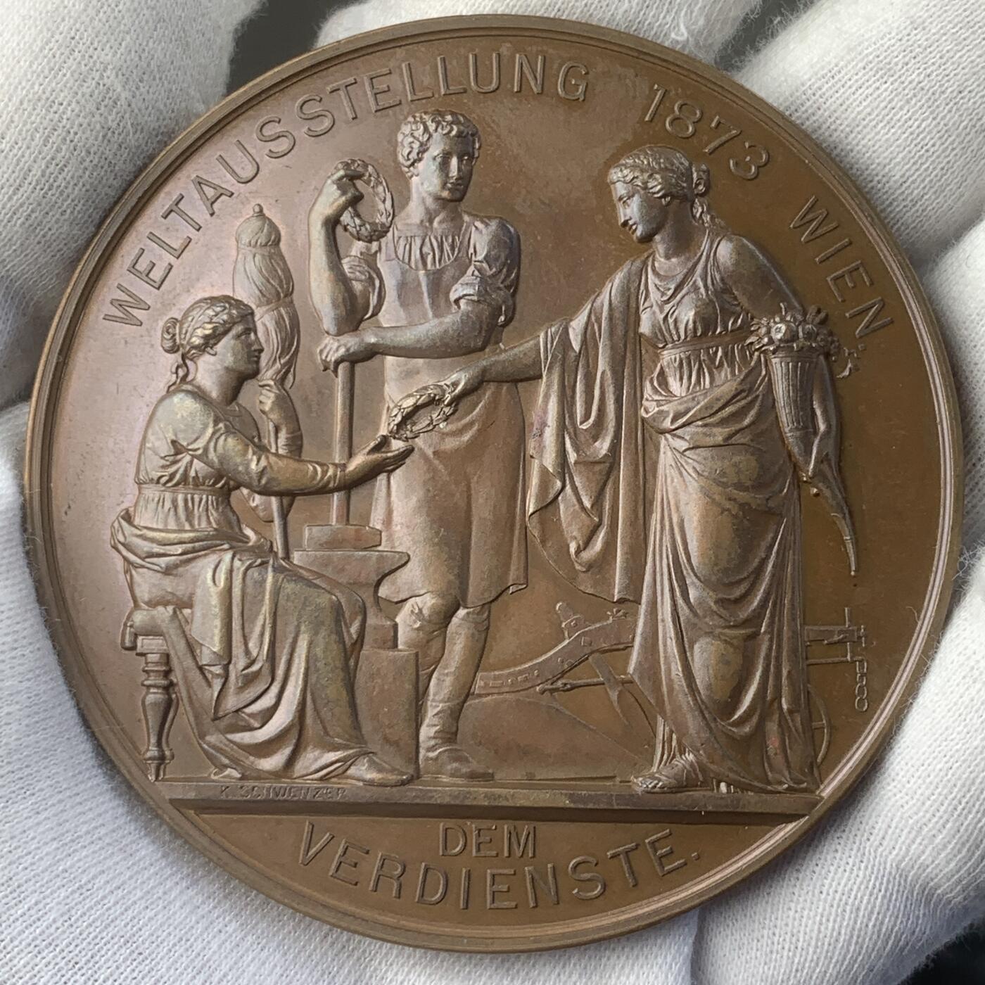 掌中浮雕-藏着的欧洲第048场 1873年奥地利维也纳世界博览会纪念大铜章，70mm，奥地利著名章牌雕刻家约瑟夫.托藤海因（Josef Tautenhayn）作品