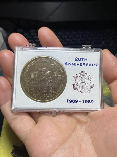 2026年第五场(总第一百七十四场）外国好品散币场(免佣金) - 原盒–美国🇺🇸1989年纪念章，直径39.2mm，重24g(1969年阿波罗11号首次载人登月20周年纪念章)