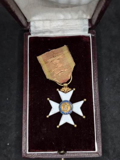 凯旋世界勋赏（第21期冬季大拍）（欢迎送拍）（对拍品有疑问请询问客服，不接受到手刀，出价默认拍品品相。请认真阅读拍卖规则！出价默认已认可！）（收到货请录制开箱视频，无视频概不处理问题。） - 早期西班牙圣斐迪南勋章，黄金制6.5g