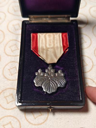 抚柳草堂-第六期章牌钱币 奖章勋章限时免佣 满百包邮 放漏专场 - 八等白色桐叶章 银质16.8g原盒美品 