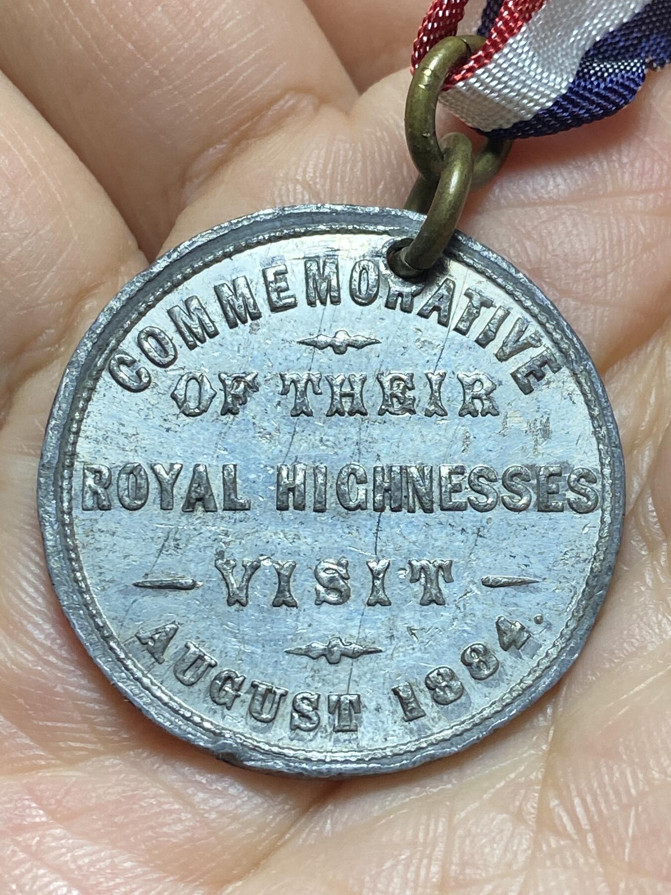 2026年第五场(总第一百七十四场）外国好品散币场(免佣金) 英国🇬🇧1884年纪念章，直径32.3毫米，厚2.2毫米，重14.03克(英国威尔士亲王爱德华与王妃亚历山德拉王室访问纪念章)