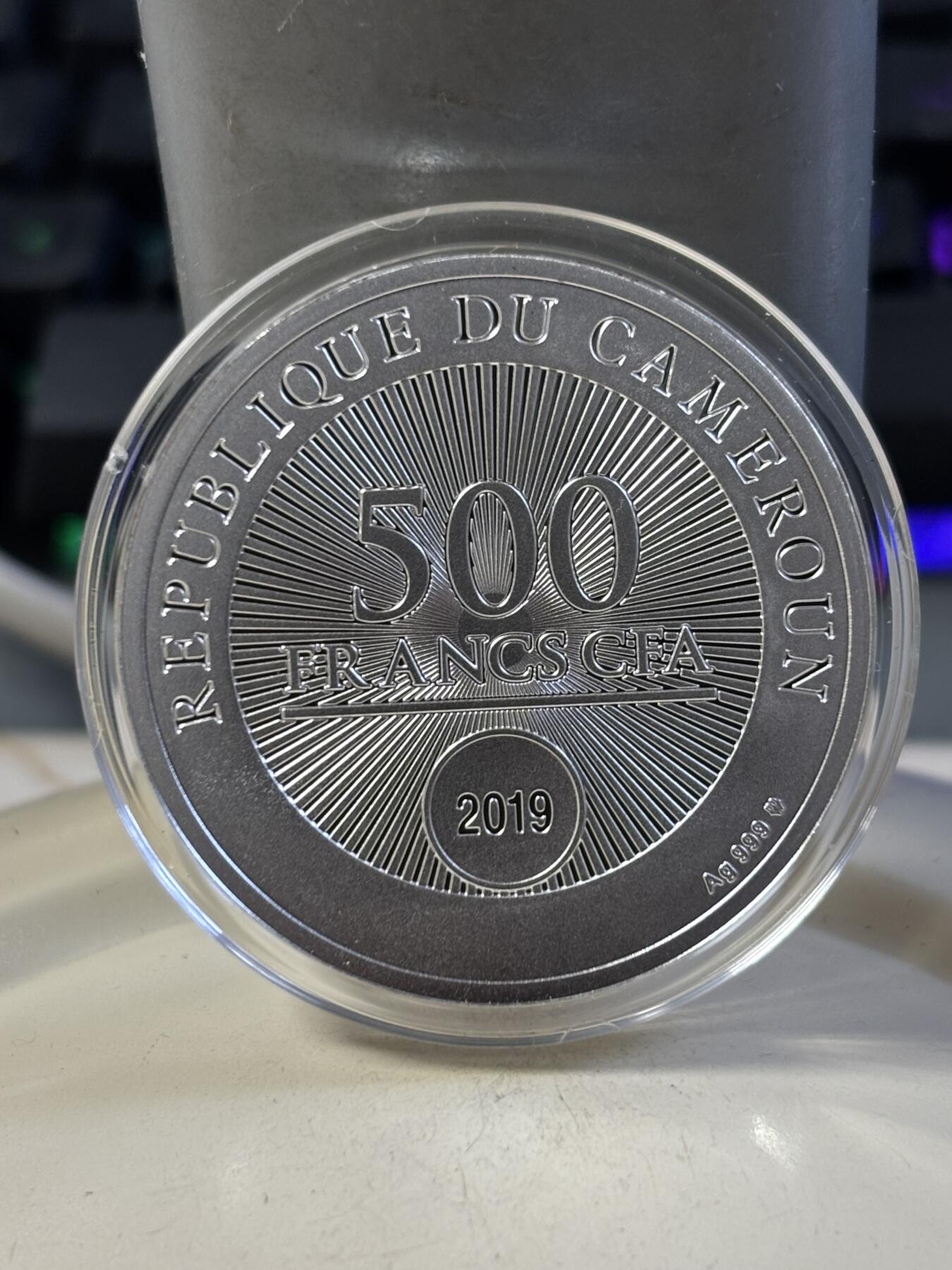 第187期拍卖 喀麦隆2019年生命之树镶嵌水晶纪念银币，999银，10克，发行555枚