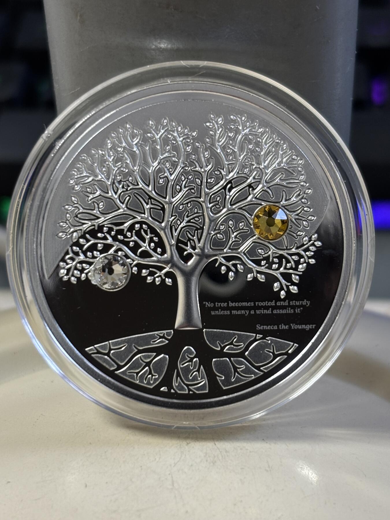 第187期拍卖 喀麦隆2019年生命之树镶嵌水晶纪念银币，999银，10克，发行555枚