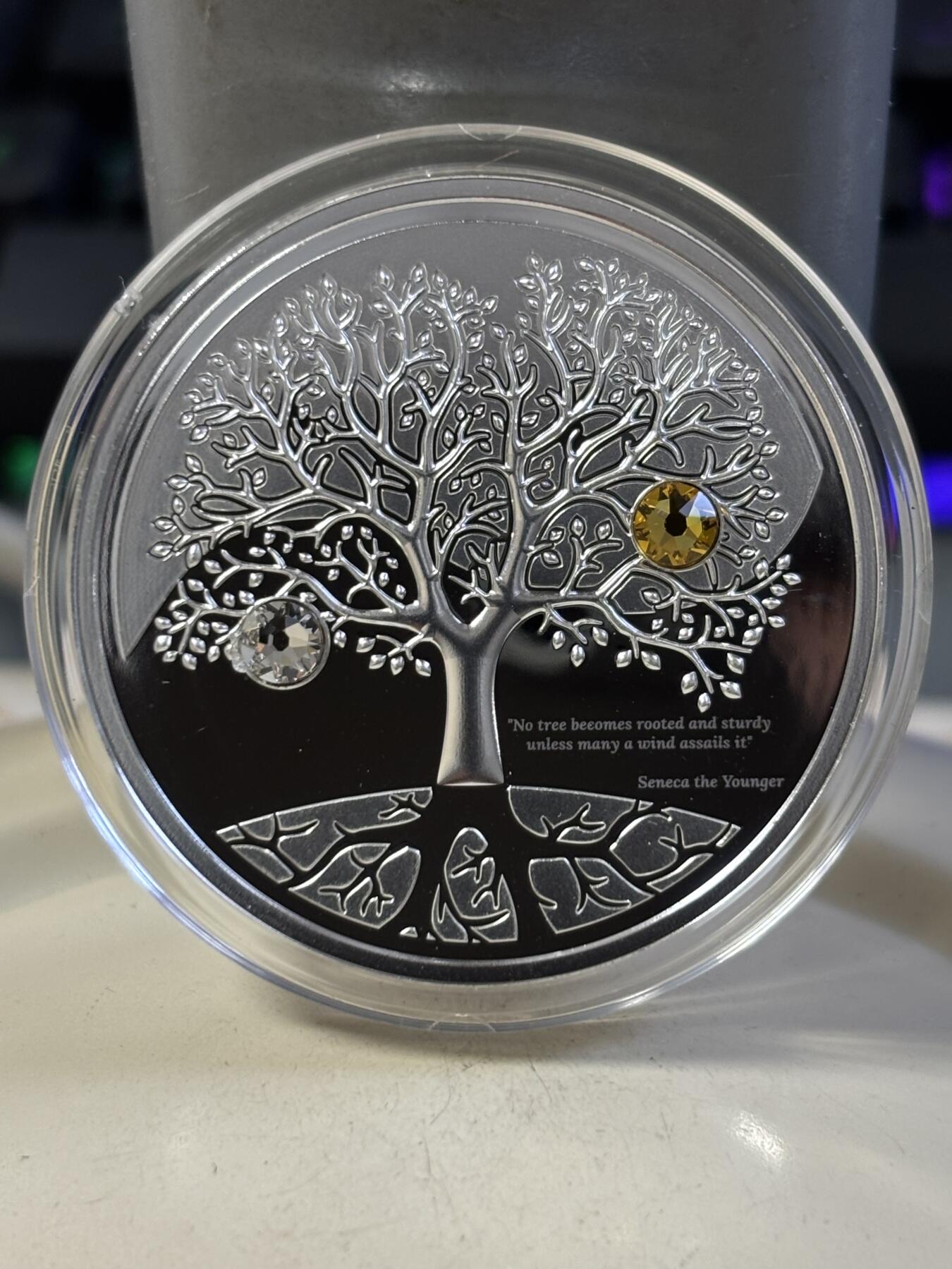 第187期拍卖 喀麦隆2019年生命之树镶嵌水晶纪念银币，999银，10克，发行555枚