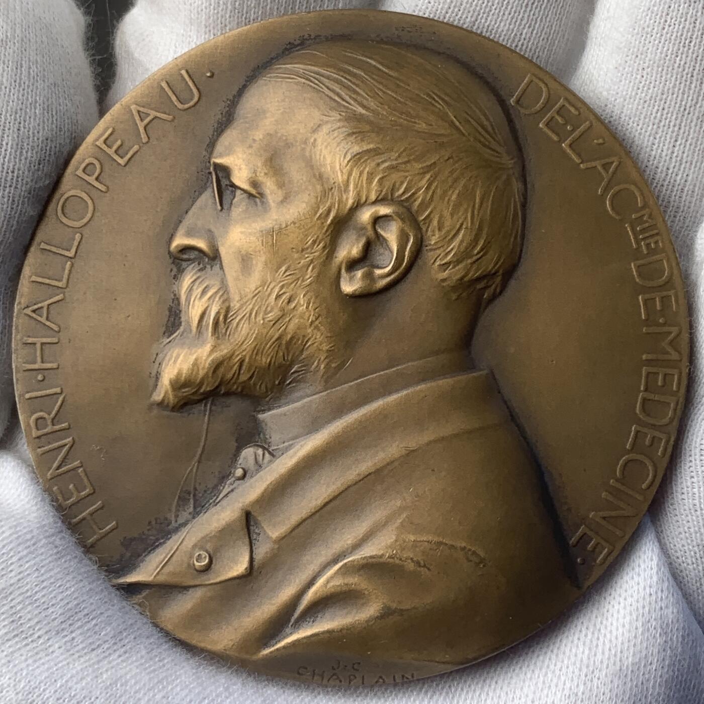 掌中浮雕-藏着的欧洲第048场 1907年法国新艺术名誉品大铜章《医学教授亨利·哈洛普》，作者: Chaplain沙普兰 ， 68mm