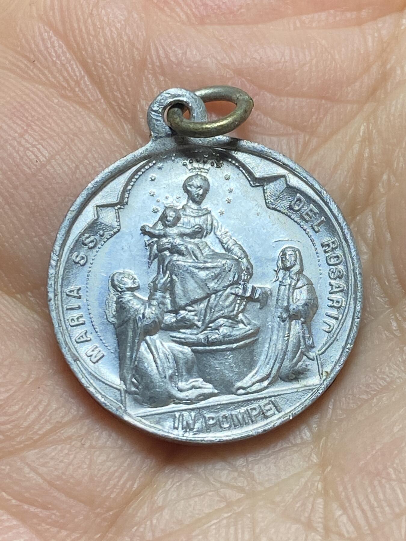 2026年第五场(总第一百七十四场）外国好品散币场(免佣金) 意大利庞贝玫瑰圣母圣地宗教纪念章，铝制，直径21.5mm，重1.55g