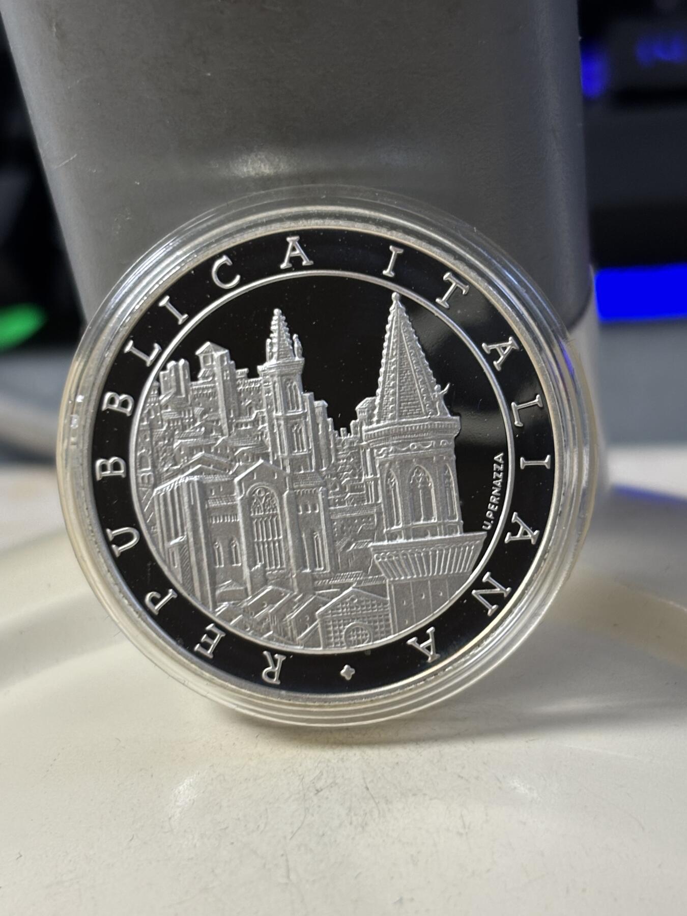 第187期拍卖 意大利2015年艺术系列翁布里亚-佩鲁贾纪念银币，18克，发行4000枚