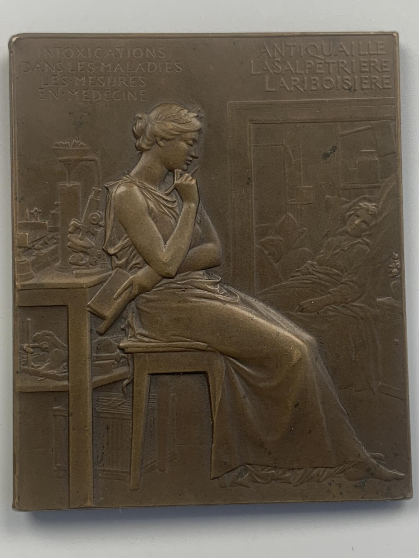掌中浮雕-藏着的欧洲第048场 1902年法国巴黎医学院查理•沙布尔纪念铜章，70 X 58mm；  雕刻家：Jules-Clement Chaplain(1839-1909)