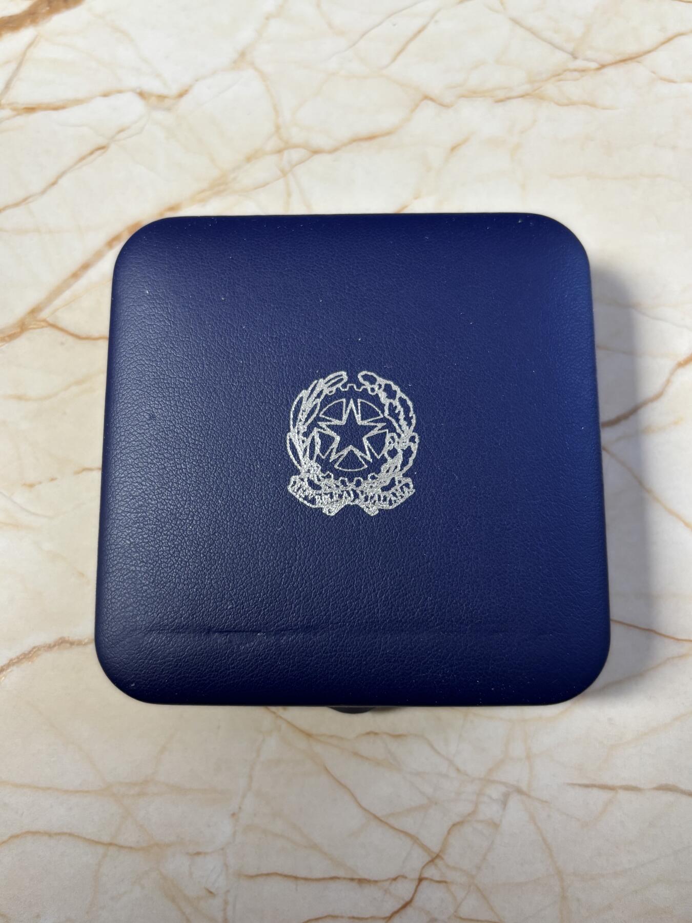 第187期拍卖 意大利2011年艺术意大利系列阿纳尼精制纪念银币，925银，18克，发行7000枚，有氧化