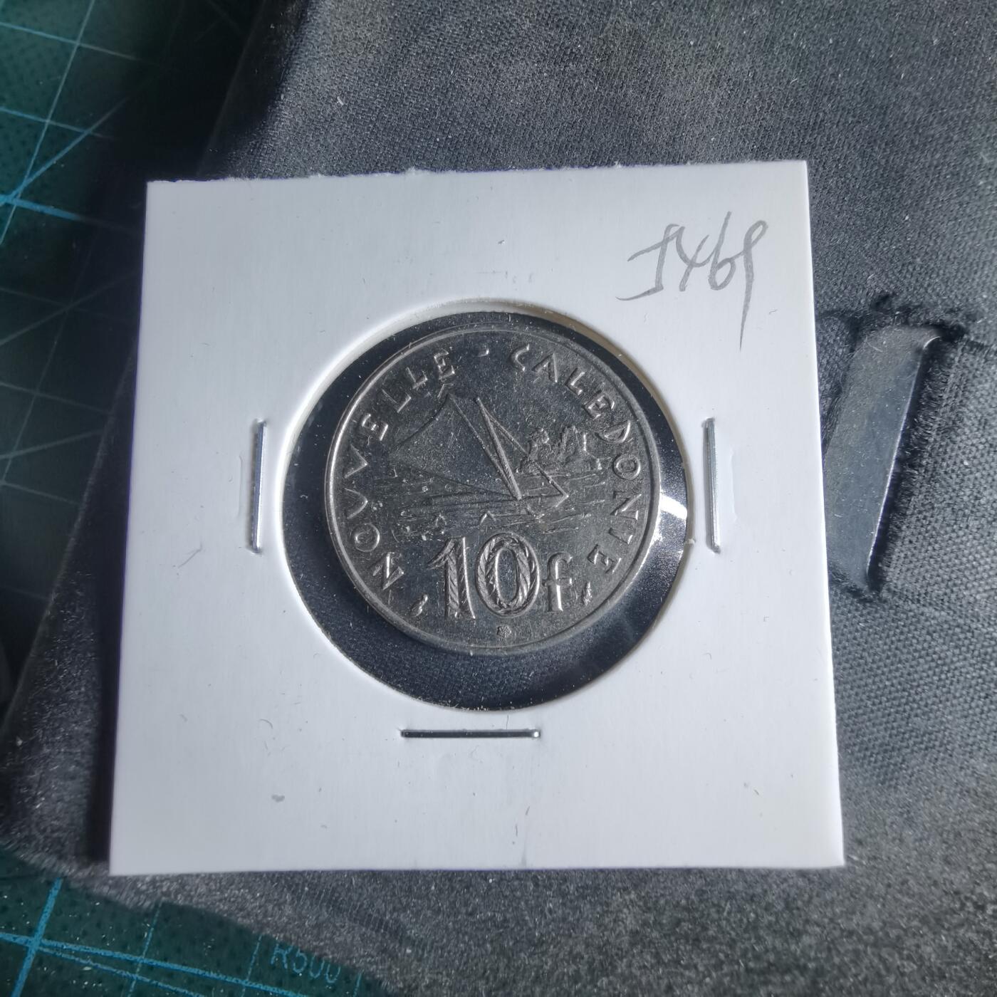 沼泽如烟--第954场 法属新喀里多尼亚1983年10法郎