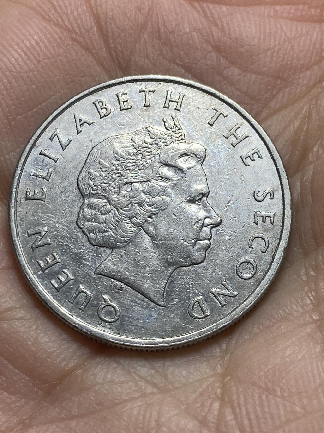 2026年第五场(总第一百七十四场）外国好品散币场(免佣金) 东加勒比2004年25分(伊丽莎白二世老年版)