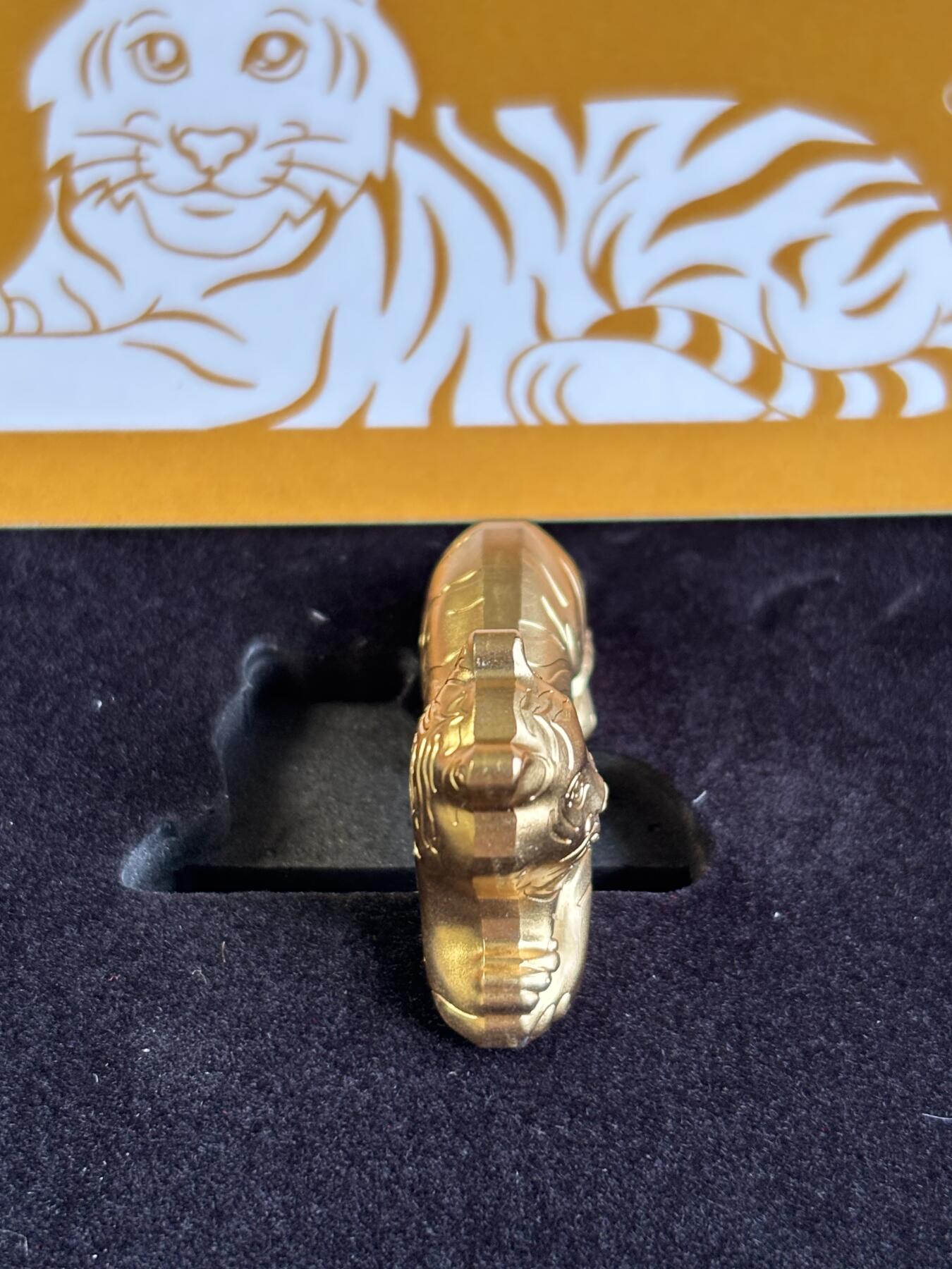 第187期拍卖 蒙古2022年中国生肖系列虎年1盎司异形镀金银币，999银镀金，发行888枚