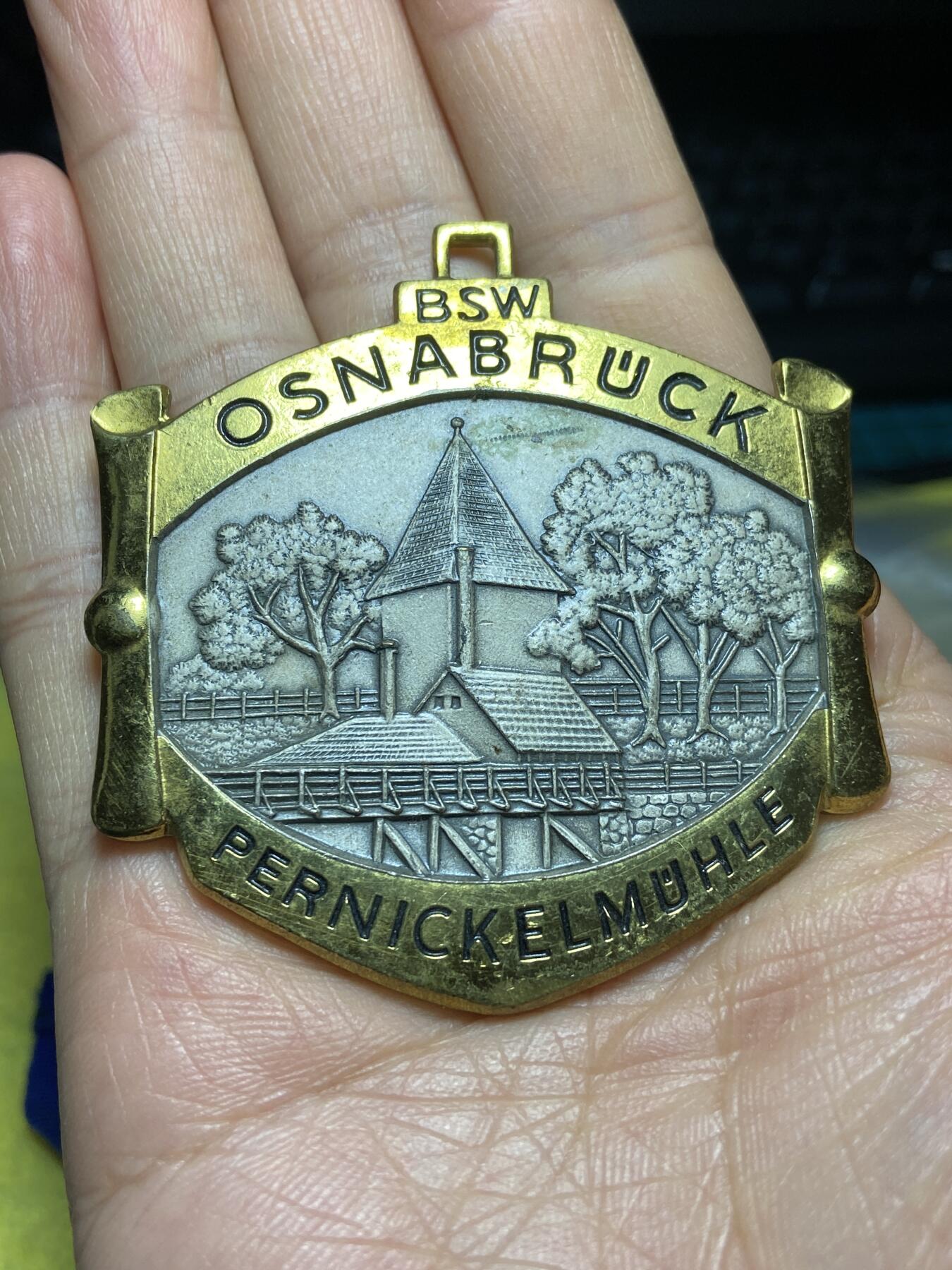 2026年第五场(总第一百七十四场）外国好品散币场(免佣金) 德国🇩🇪大型纪念章，直径60.1毫米，厚2.9毫米，重53.87克(德国奥斯纳布吕克标志性历史建筑–佩尼克磨坊纪念章，由奥地利维也纳施耐德兄弟公司制作)