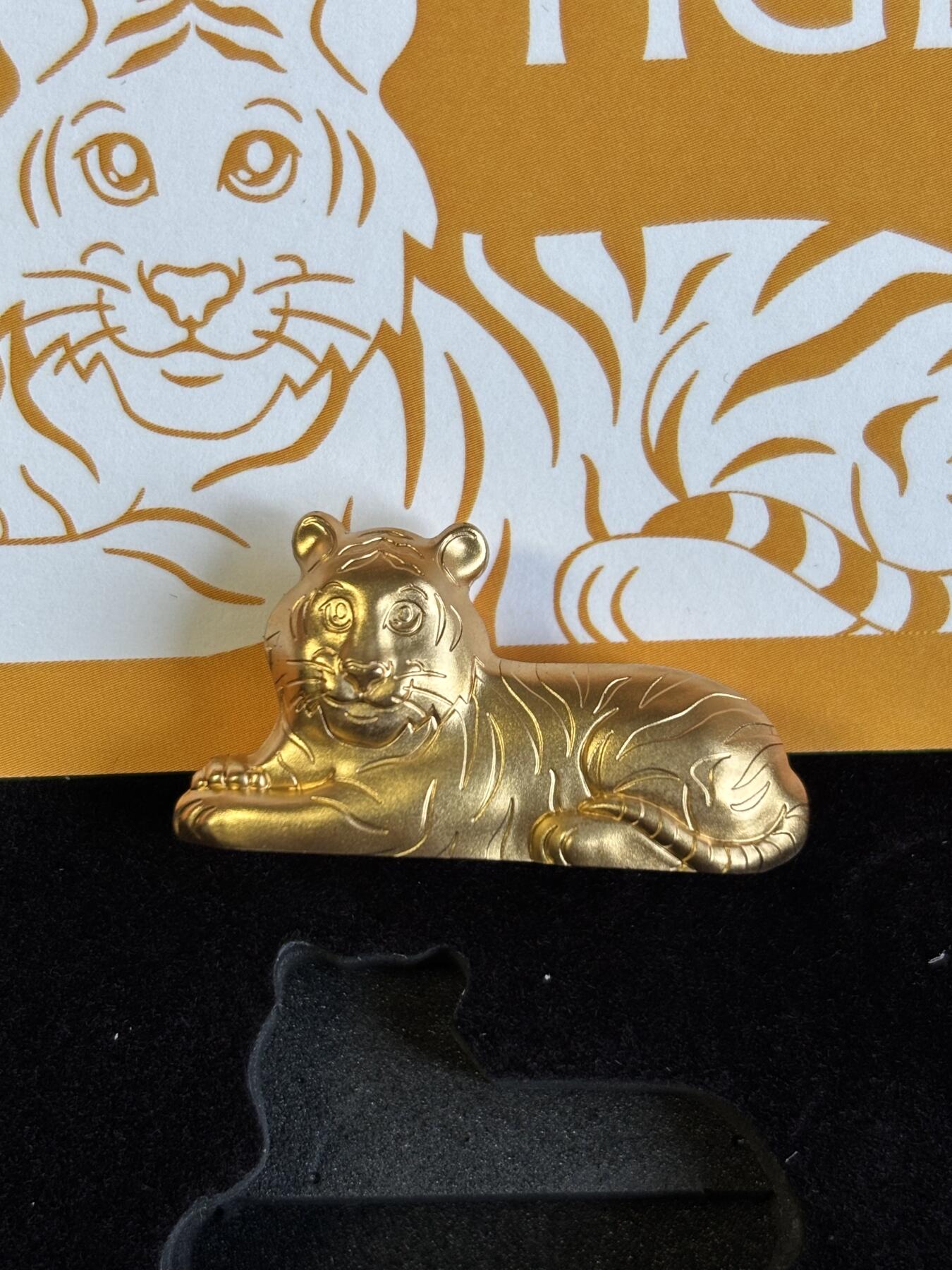 第187期拍卖 蒙古2022年中国生肖系列虎年1盎司异形镀金银币，999银镀金，发行888枚