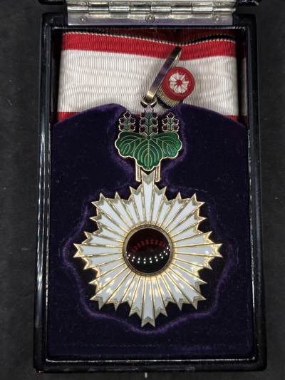 凯旋世界勋赏（第21期冬季大拍）（欢迎送拍）（对拍品有疑问请询问客服，不接受到手刀，出价默认拍品品相。请认真阅读拍卖规则！出价默认已认可！）（收到货请录制开箱视频，无视频概不处理问题。） - 三等旭日带盒带略好品