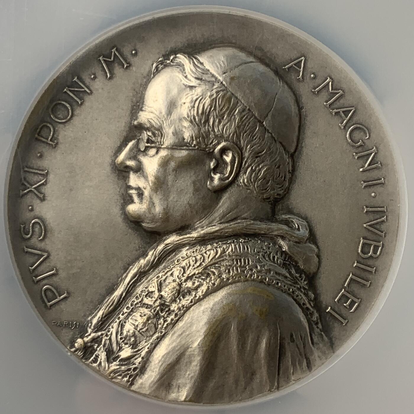 掌中浮雕-藏着的欧洲第048场 NGC MS61 : 1925年梵蒂冈教皇庇护十一世镀银铜章，55mm，评级盒子边缘有破损（如图）