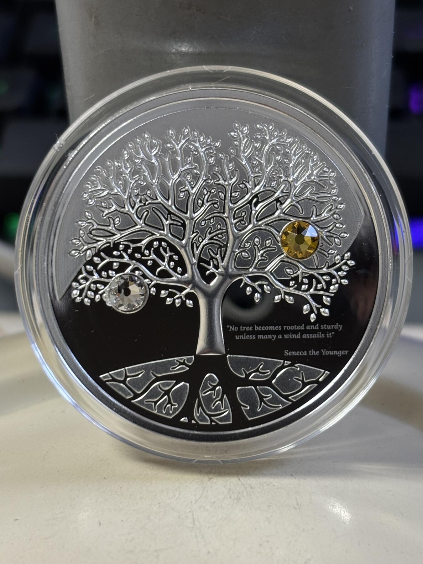 第187期拍卖 喀麦隆2019年生命之树镶嵌水晶纪念银币，999银，10克，发行555枚