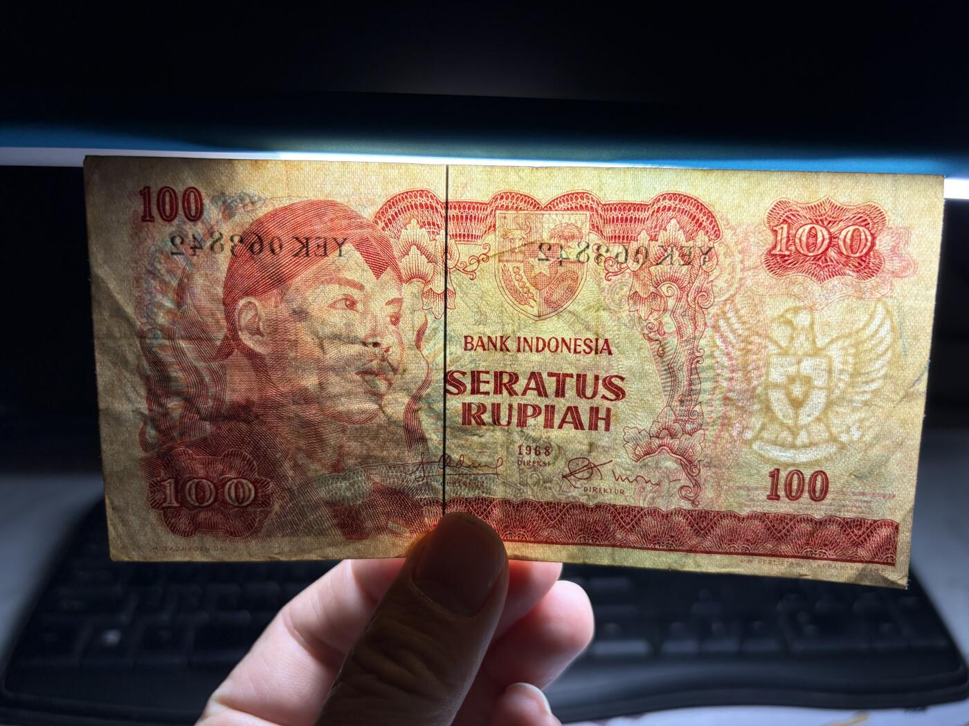 2026年集古藏今外币拍卖第一期-第3场—（总第300拍-纸币专场），本期拍完结算一次，发货时间2-3天，休息几天后继续新的一期拍卖。 1968年印尼100元