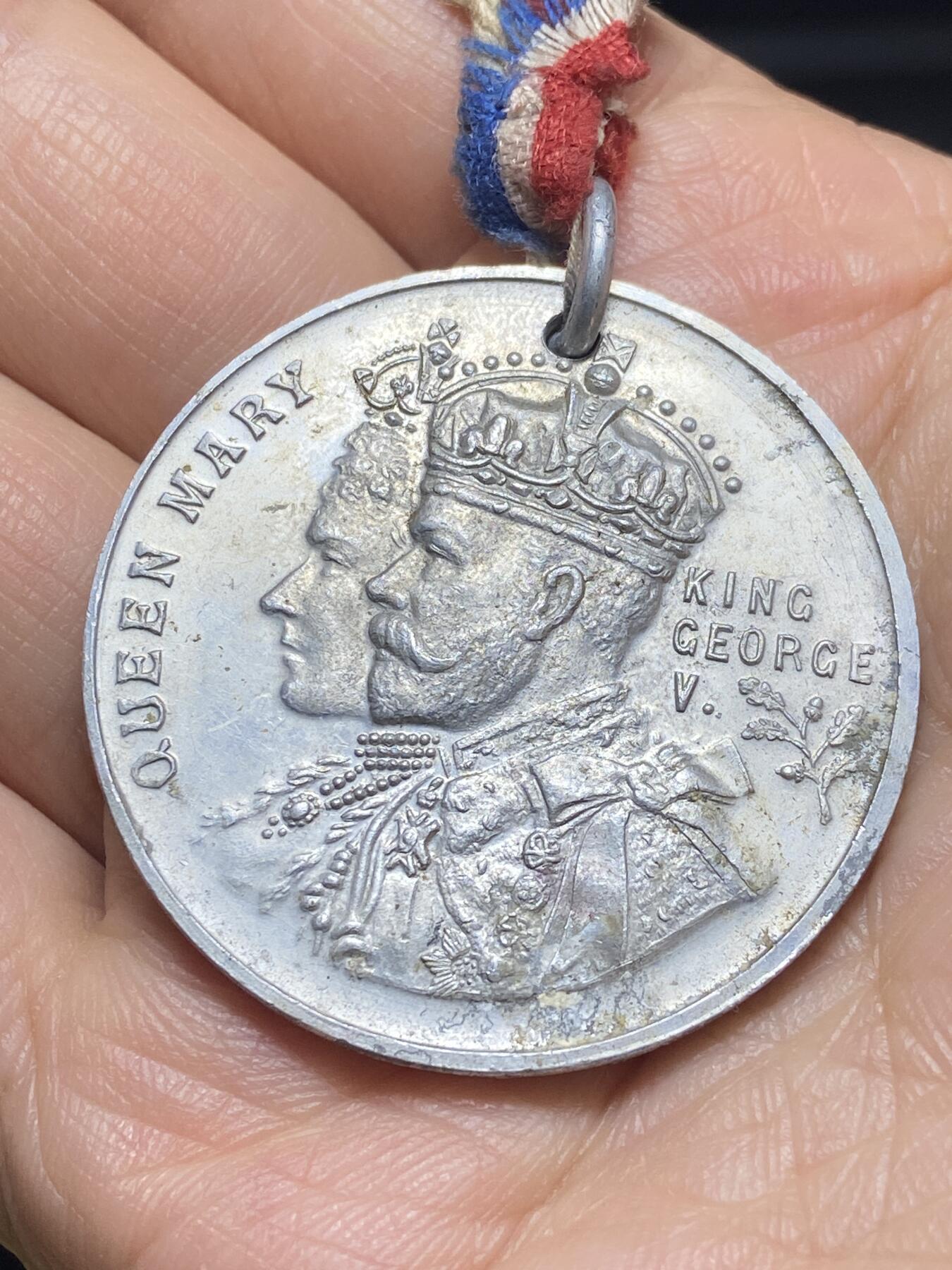 2026年第五场(总第一百七十四场）外国好品散币场(免佣金) 英国🇬🇧纪念章，直径38.5毫米，厚2.4毫米，重5.74克(苏格兰拉纳克郡老蒙克兰学校董事会纪念章)