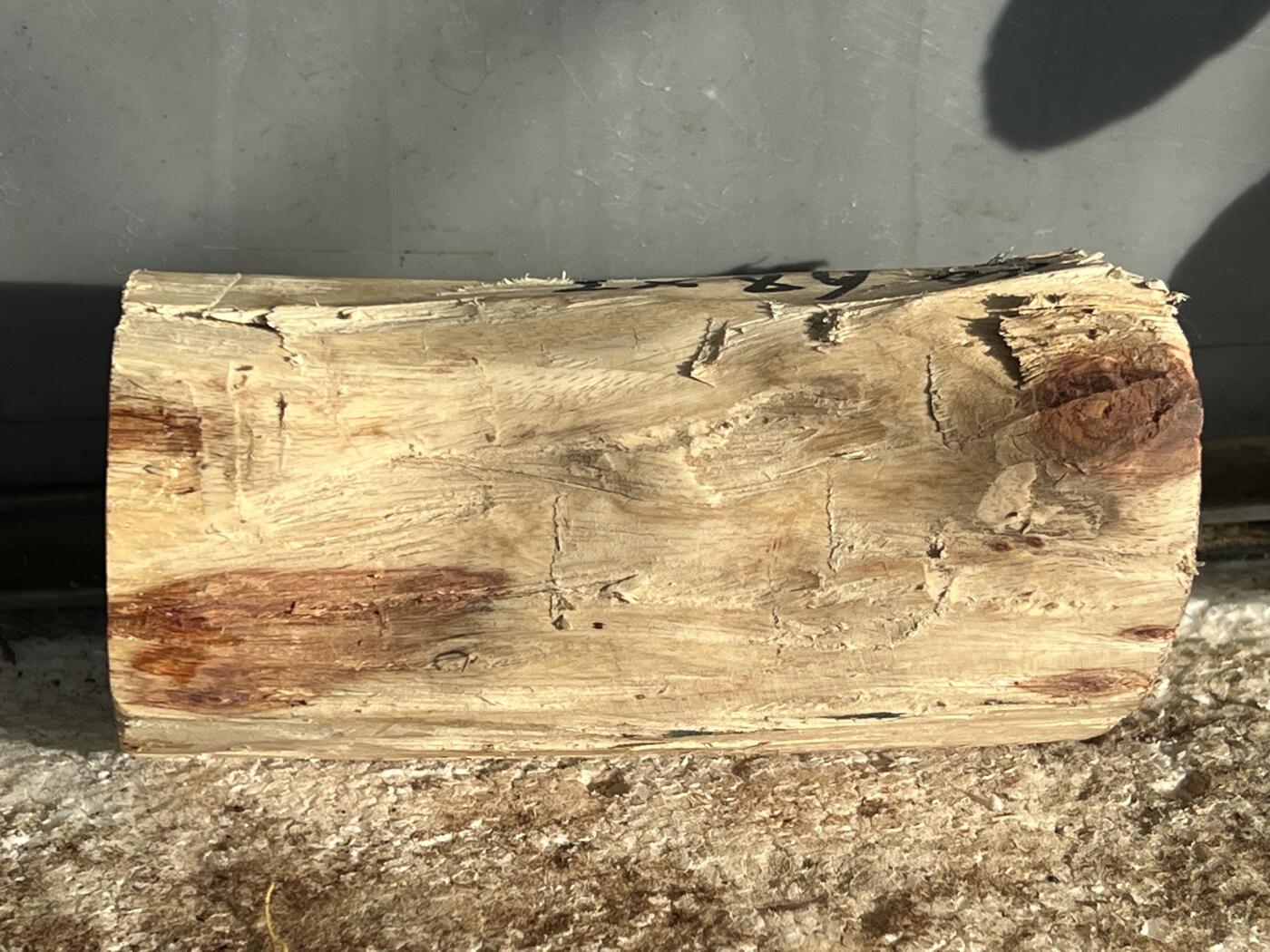 零元拍：  NO.68-3海南黄花梨原料。尺寸约120/50/55MM