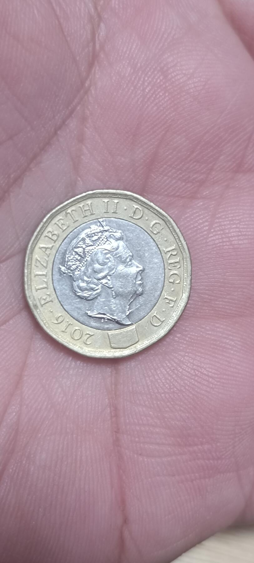 万国钱币阁第二场 1英镑-双色晚年女王版