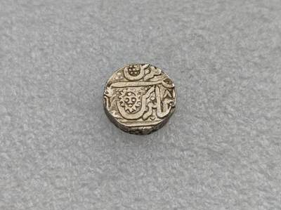 瓶子🏺第224期拍卖会 -  17世纪印度印多邦太阳脸打制银币  11克  太阳神图案