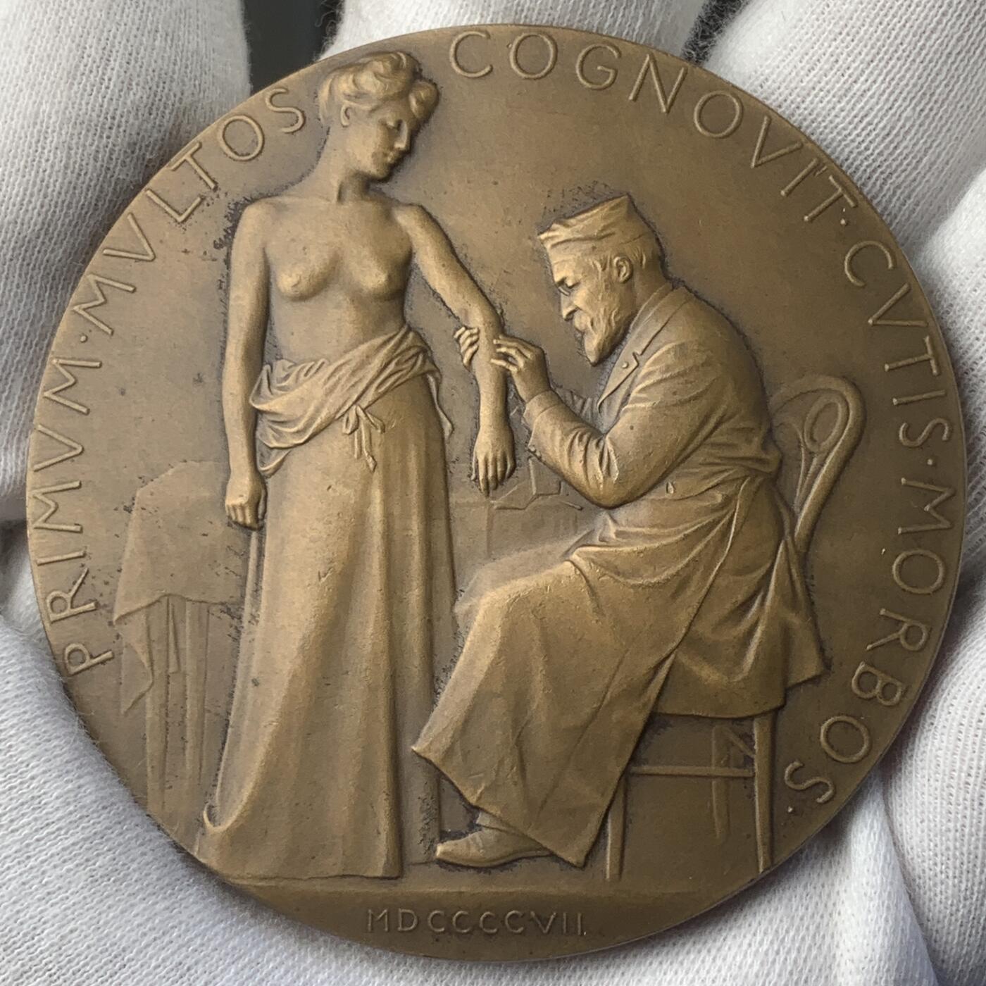 掌中浮雕-藏着的欧洲第048场 1907年法国新艺术名誉品大铜章《医学教授亨利·哈洛普》，作者: Chaplain沙普兰 ， 68mm