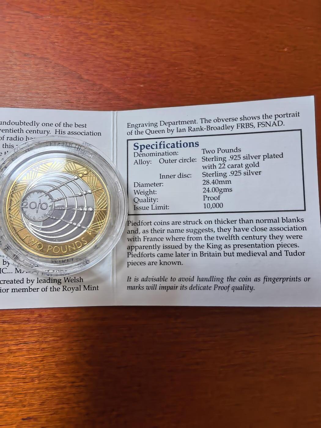 长老汇蛇年精选第九十二场拍卖 2001英国首次跨大西洋无线通讯2英镑双色精制加厚币，24克925银，盒证全，1万枚