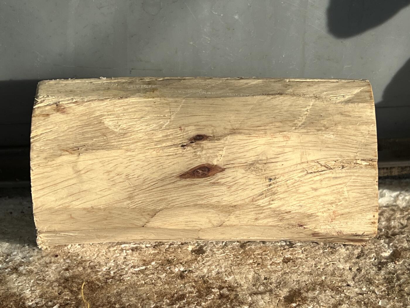 零元拍：  NO.68-3海南黄花梨原料。尺寸约120/50/55MM