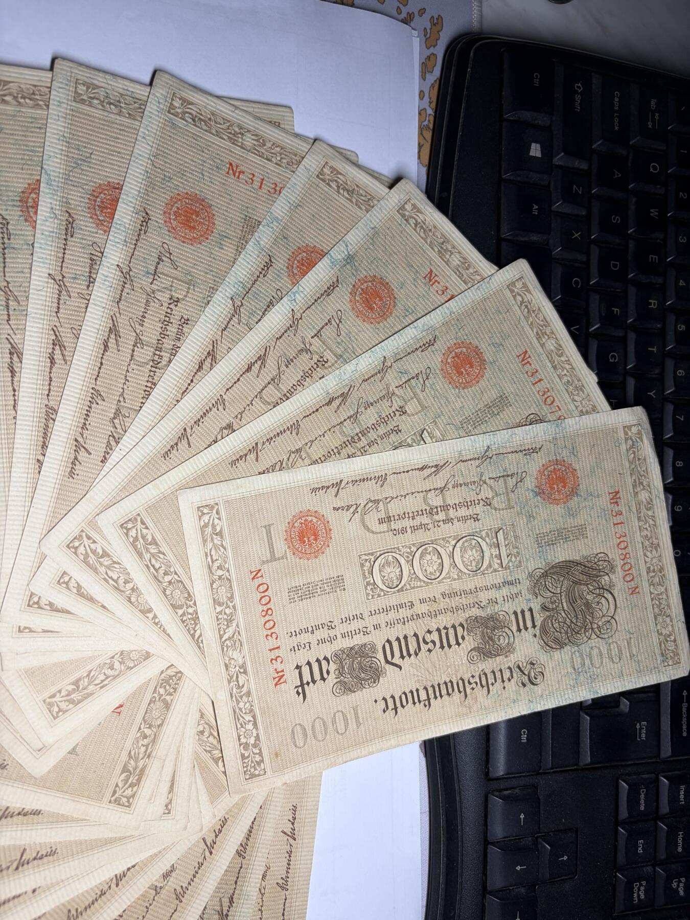 2026年集古藏今外币拍卖第一期-第3场—（总第300拍-纸币专场），本期拍完结算一次，发货时间2-3天，休息几天后继续新的一期拍卖。 稀少全新原封1910年20连号德国1000马克，带腰条