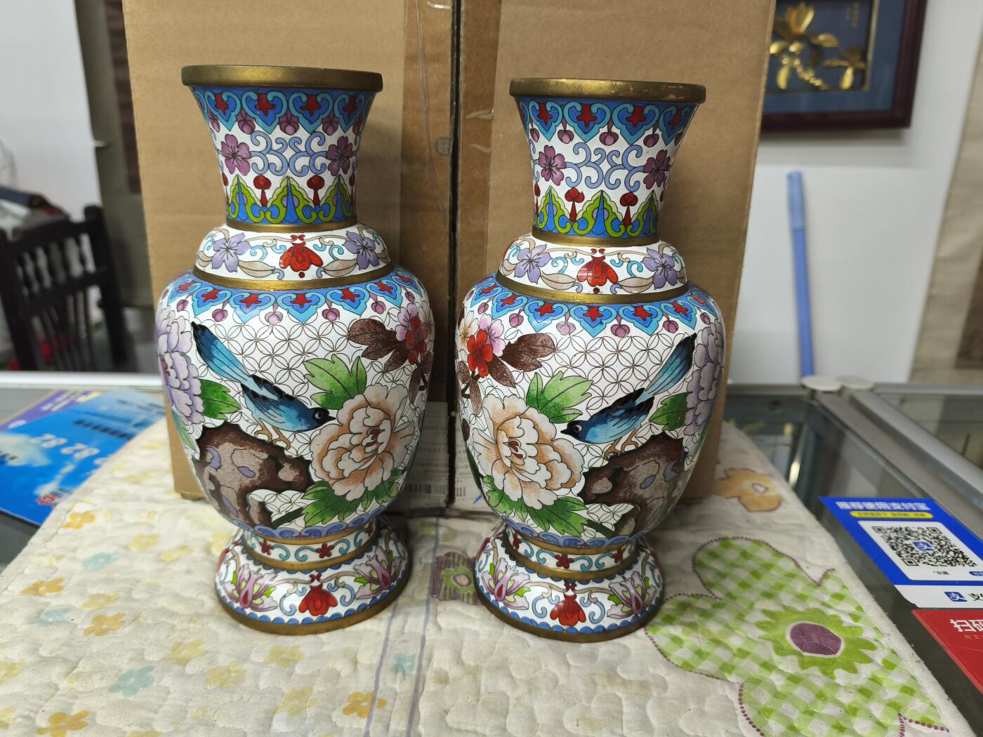 海外回流精品专场1.11 日本回流创汇时期景泰蓝花瓶一对