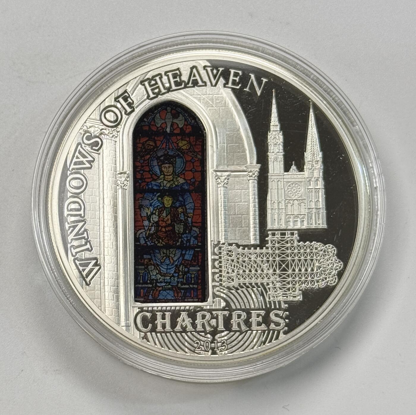 S&S Numismatic世界钱币-拍卖 第118期  库克群岛2013年 天空之窗系列-沙特尔主教座堂 10元精制彩色玻璃镶嵌纪念银币 50克925银 无盒证
