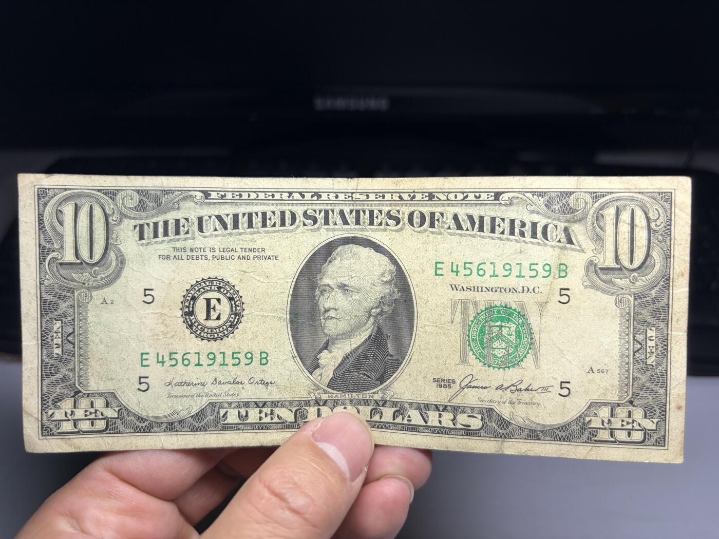 2026年集古藏今外币拍卖第一期-第3场—（总第300拍-纸币专场），本期拍完结算一次，发货时间2-3天，休息几天后继续新的一期拍卖。 1985年美国10美元