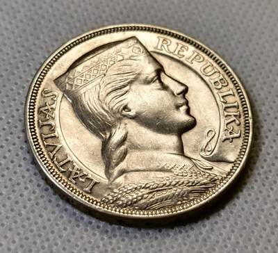 甄臻铺-世界币章拍卖（第46期）送拍享返佣金等优惠多多（1月10日精品场，敬请期待） 拉脱维亚女神5拉特  1932年 835银Ag，直径37mm   质量25g，发行量60w枚，拉脱维亚的经典品种，细节见图