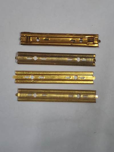 韵星假日拍卖第三十六期 -- Rimey Holidays Auction 36 - 民主德国勋条一组