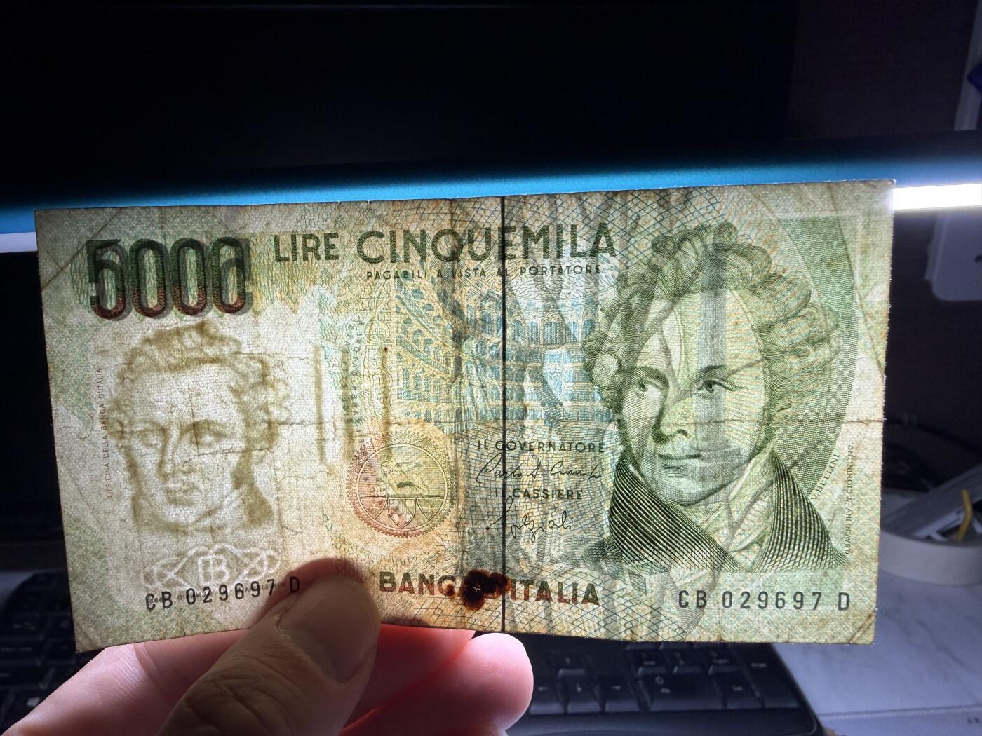 2026年集古藏今外币拍卖第一期-第3场—（总第300拍-纸币专场），本期拍完结算一次，发货时间2-3天，休息几天后继续新的一期拍卖。 1985年意大利5000里拉