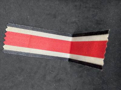 凯旋世界勋赏（第21期冬季大拍）（欢迎送拍）（对拍品有疑问请询问客服，不接受到手刀，出价默认拍品品相。请认真阅读拍卖规则！出价默认已认可！）（收到货请录制开箱视频，无视频概不处理问题。） - 二战二级铁十字绶带（自鉴）