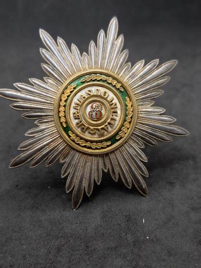 凯旋世界勋赏（第21期冬季大拍）（欢迎送拍）（对拍品有疑问请询问客服，不接受到手刀，出价默认拍品品相。请认真阅读拍卖规则！出价默认已认可！）（收到货请录制开箱视频，无视频概不处理问题。） - 沙俄 俄罗斯帝国 一级 圣斯坦尼斯拉夫勋章 星芒 背面带银纯度标 “84” （87.5%） ，沙俄双头鹰标 和 圣彼得堡厂标“Kiebel” 背杆上同样打了厂标，纯度标，双头鹰标等 主体银质，核心旁的金圈为金质（检测过）