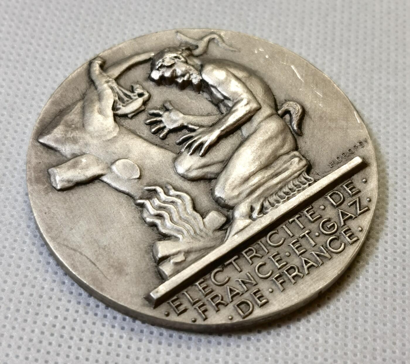 甄臻铺-世界币章拍卖（第46期）送拍享返佣金等优惠多多（1月10日精品场，敬请期待）