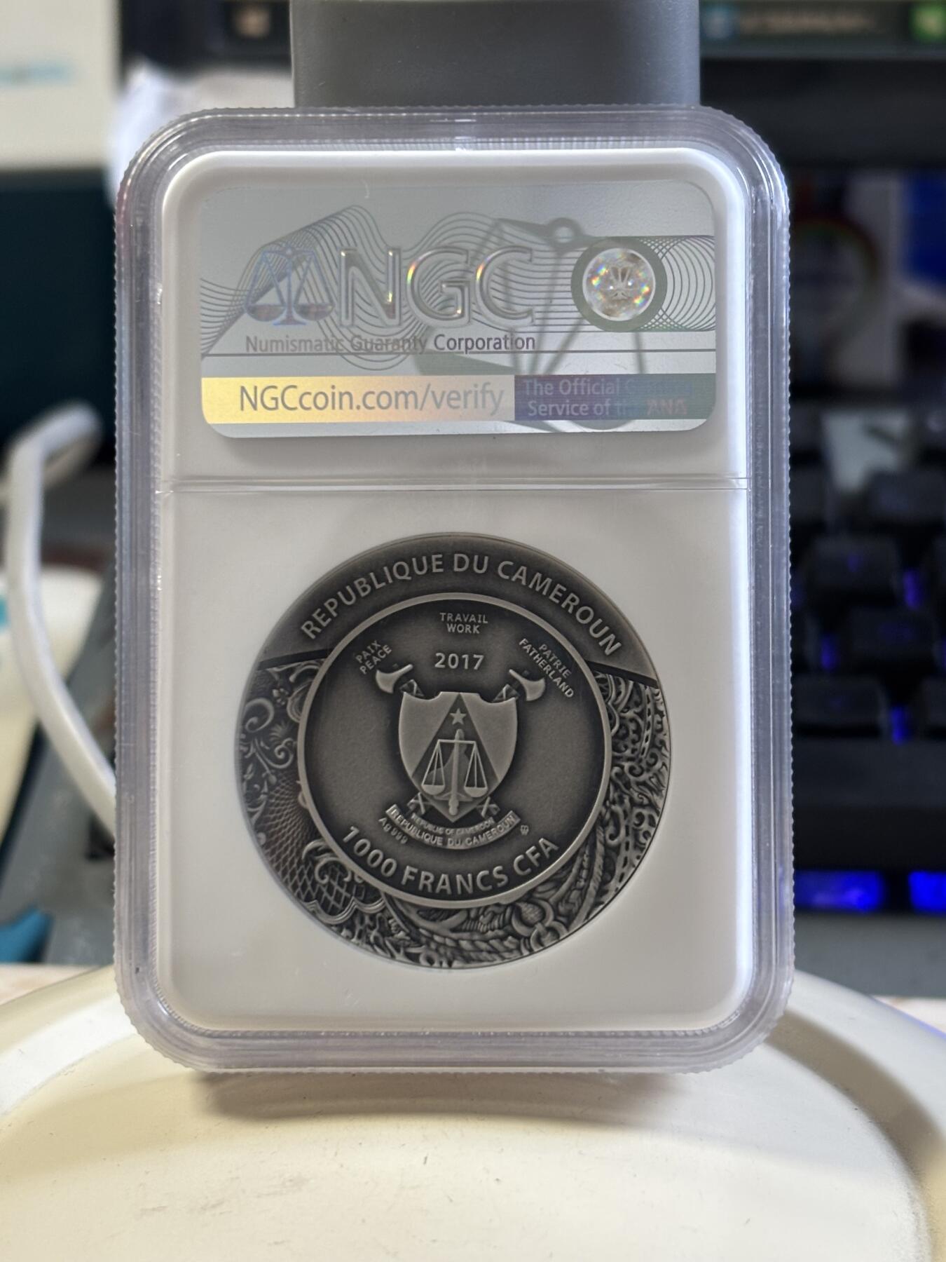 第187期拍卖 喀麦隆2017年藏族雕刻头骨仿古1盎司纪念银币NGC-MS70无盒无证书，999银