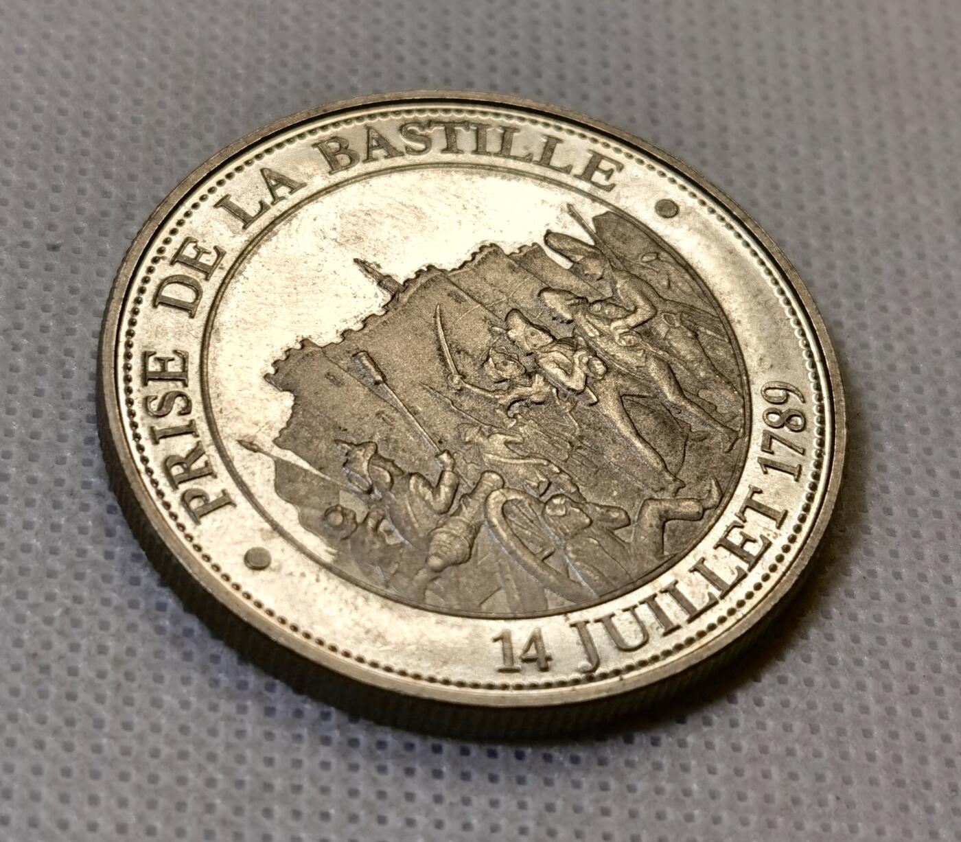 甄臻铺-世界币章拍卖（第46期）送拍享返佣金等优惠多多（1月10日精品场，敬请期待）