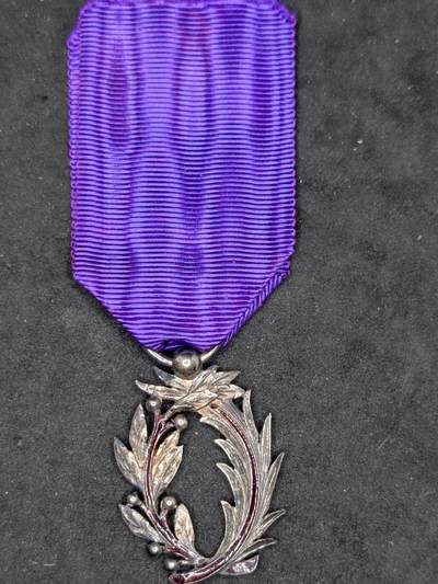 凯旋世界勋赏（第21期冬季大拍）（欢迎送拍）（对拍品有疑问请询问客服，不接受到手刀，出价默认拍品品相。请认真阅读拍卖规则！出价默认已认可！）（收到货请录制开箱视频，无视频概不处理问题。） - 一战 法国 学术棕榈叶勋章 银质法郎 授予瑞士雅克罗德夫妇