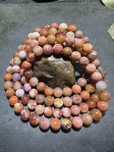 川料南红玛瑙多圈手串一条， - 川料南红玛瑙多圈手串一条，