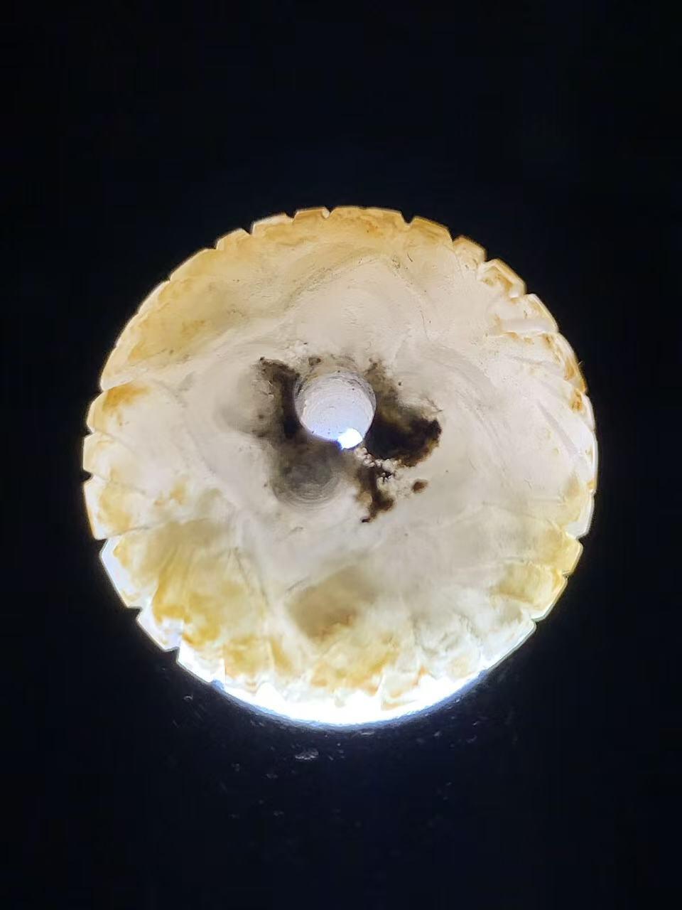 精美冰飘战国红玛瑙雕刻莲蓬珠一个，寓意：多子多福